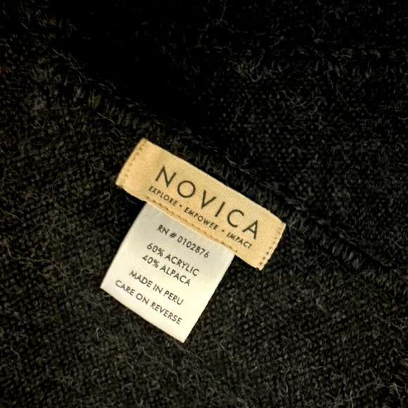 Brand New Black Scarf! Never worn!! - Picture 4 of 4